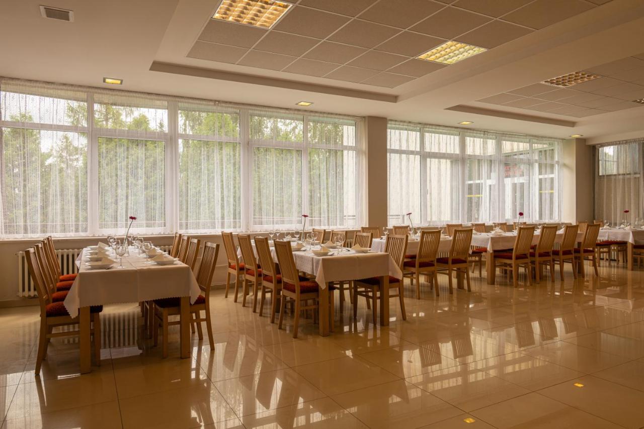 Hotel Preveza Spišská Nová Ves Екстериор снимка