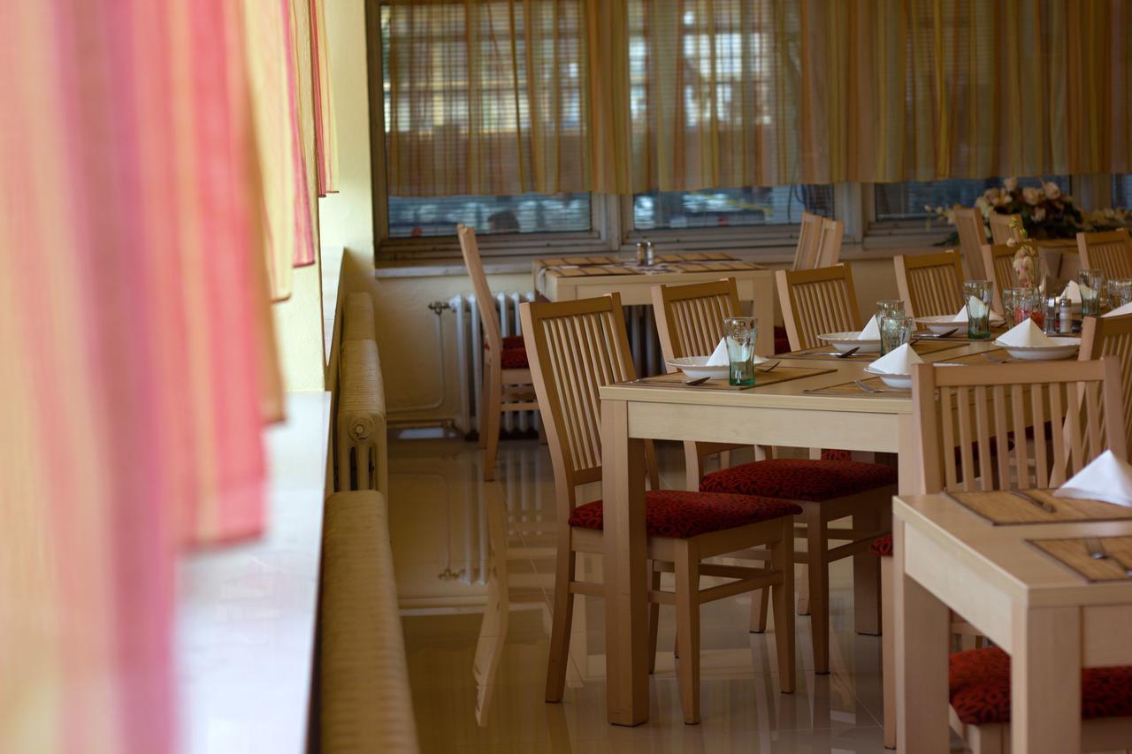 Hotel Preveza Spišská Nová Ves Екстериор снимка
